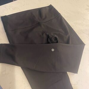 Lululemon Wunder Train, size 14